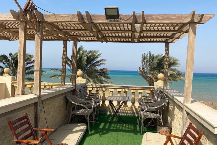 شاليه قدام البحر في بلاجيو العين السخنة