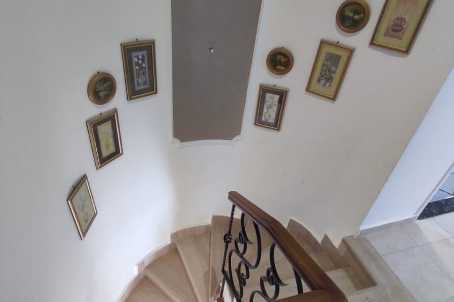 فيلا 5 غرف في مارينا 2 شارع الشانزليه الساحل الشمالي