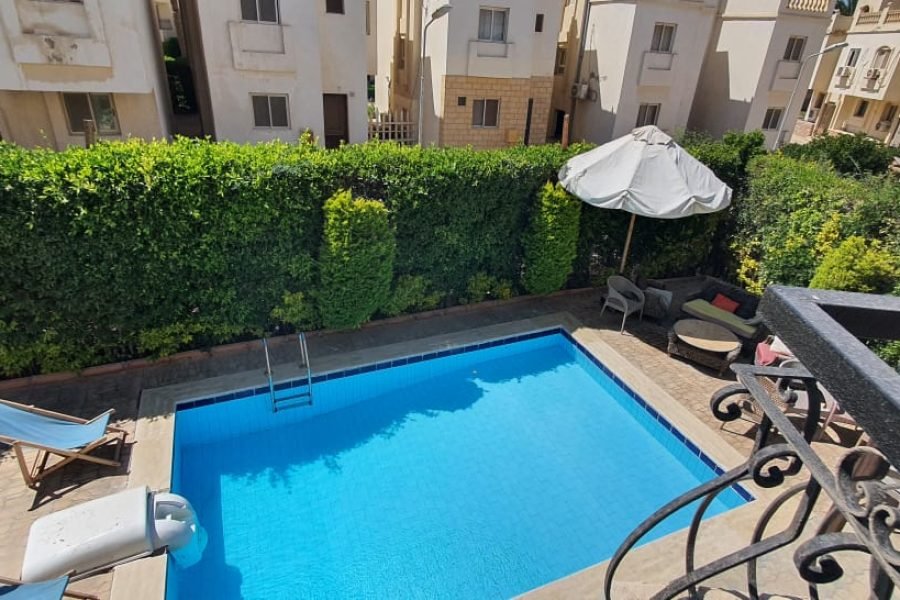 فيلا في بلاجيو العين السخنة