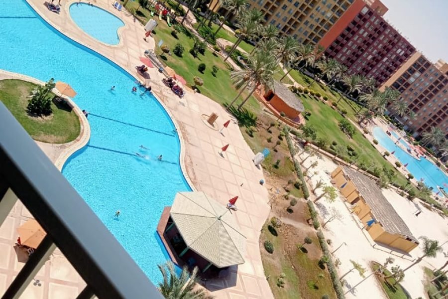 استديو علي الاكوا مباشر في بورتو جولف مارينا الساحل الشمالي