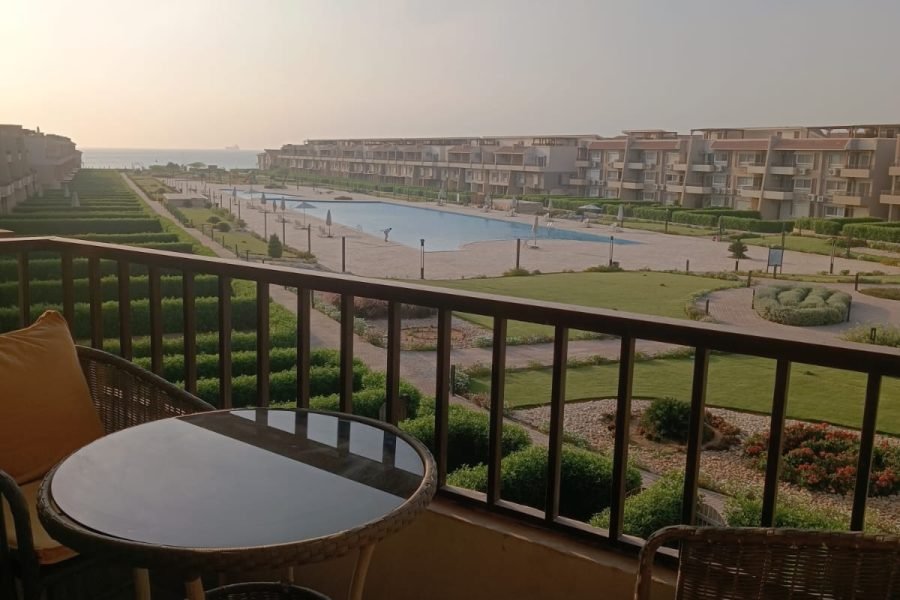 فيلا صف اول علي البحر  لافيستا 4