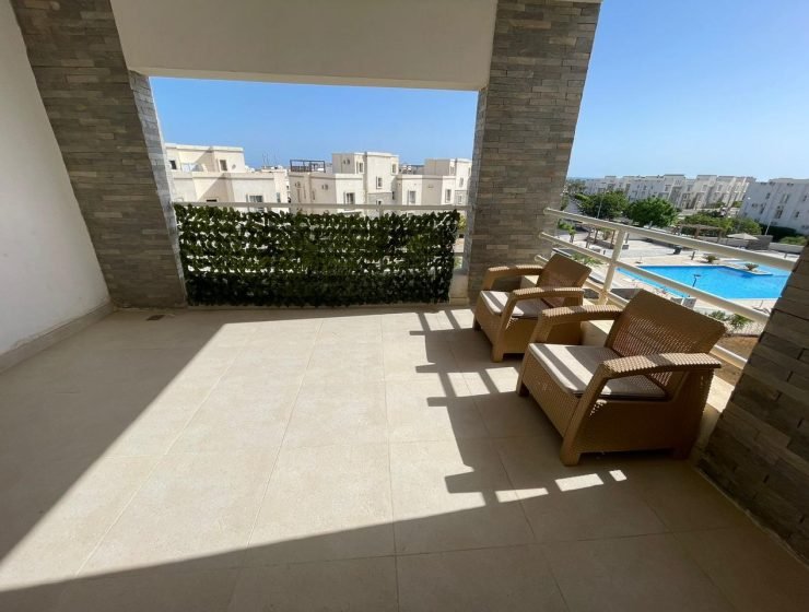 بنتاهوس ثلاث غرف واتنين حمام مكيف بالكامل في أمواج الساحل الشمالي