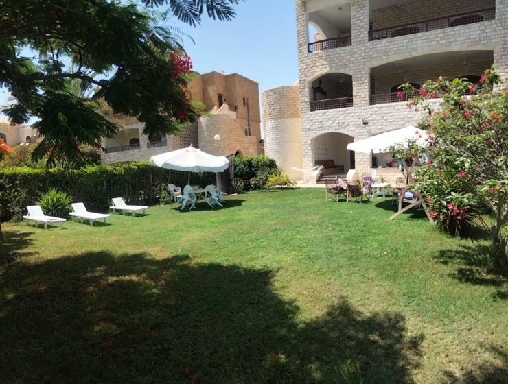 فيلا أول صف على البحيرة الصخرية مارينا 5 الساحل الشمالي