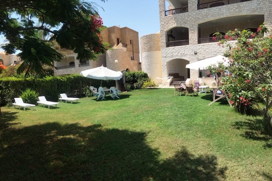 فيلا أول صف على البحيرة الصخرية مارينا 5 الساحل الشمالي